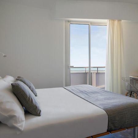 Hotel Rex - Fronte Mare Riccione Exterior photo