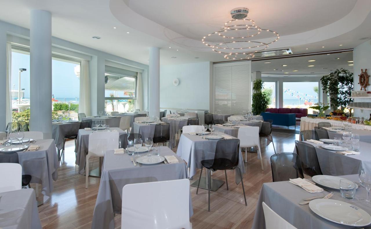 Hotel Rex - Fronte Mare Riccione Exterior photo